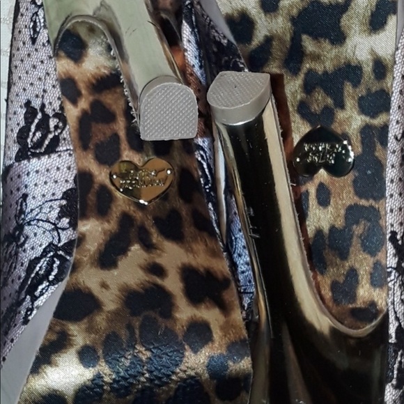 Betsey Johnson lave peep toe platform shoes - Picture 3 of 4